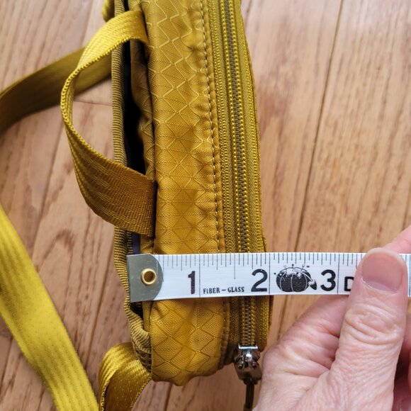 Athleta Excursion Crossbody Belt Bag Gold - Palo Verde - Picture 12 of 14